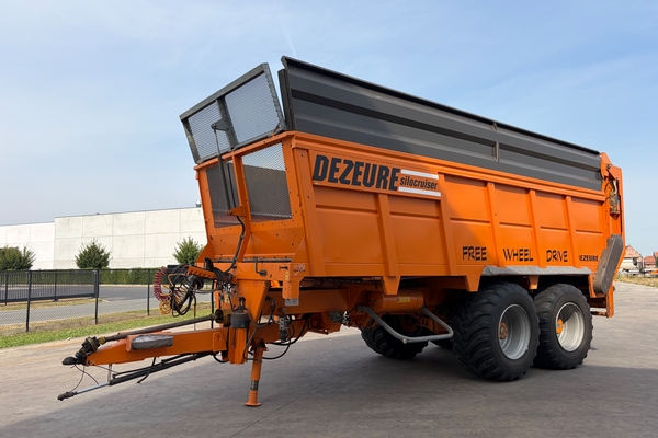 Silagewagen DEZEURE 2014